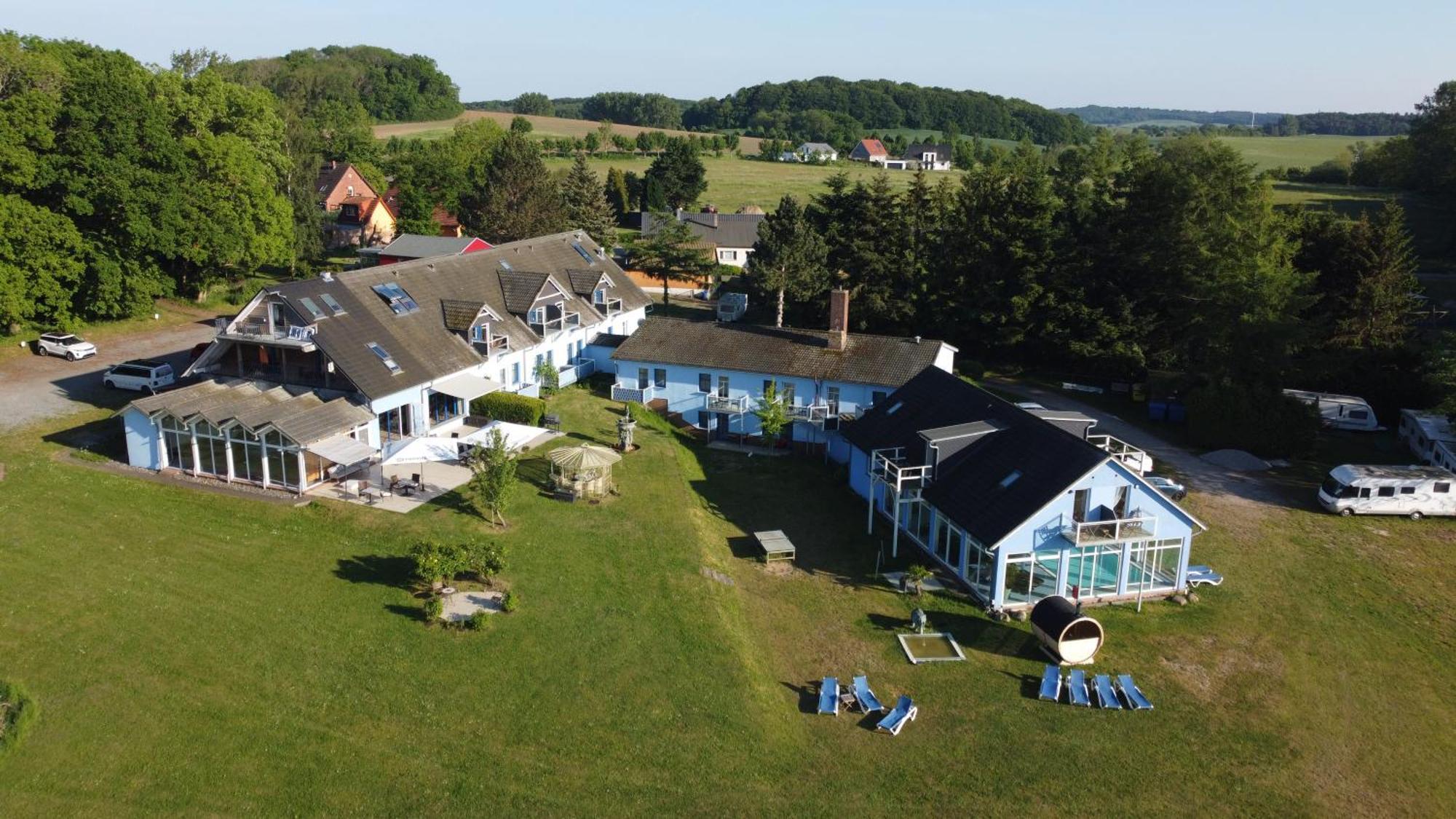 Hotel Klaus Stoertebeker Ралсвиек Екстериор снимка