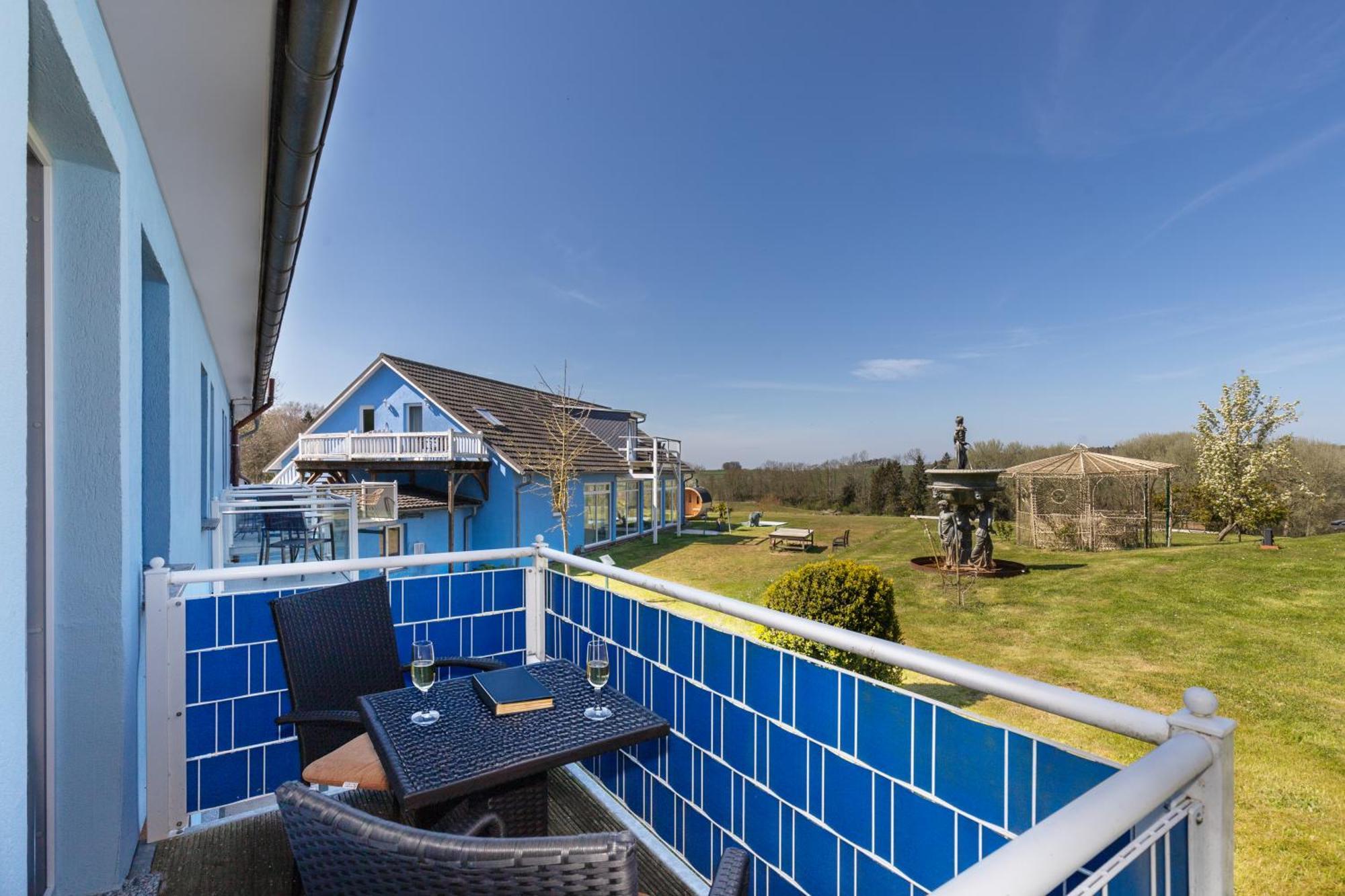 Hotel Klaus Stoertebeker Ралсвиек Екстериор снимка