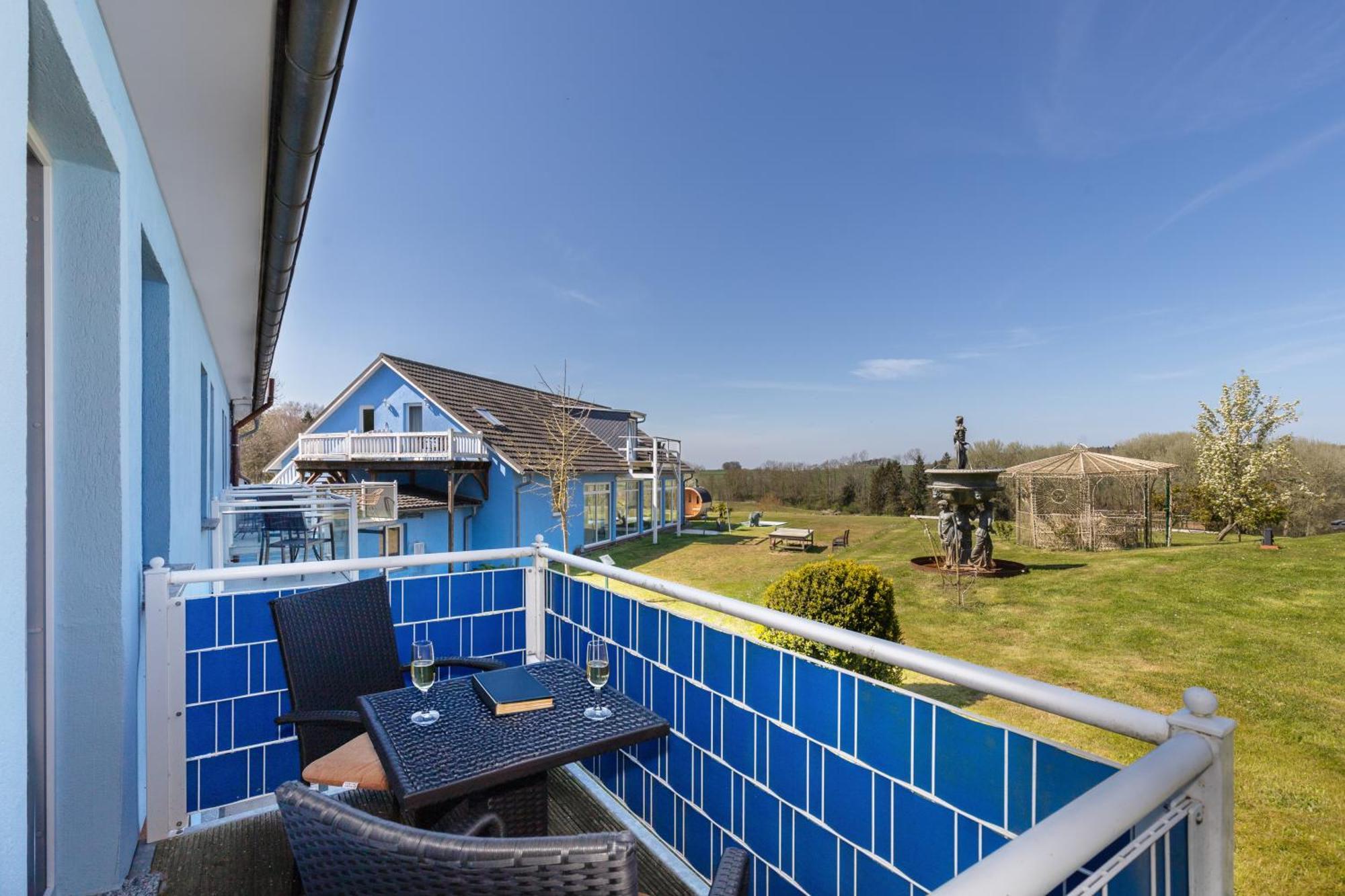 Hotel Klaus Stoertebeker Ралсвиек Екстериор снимка
