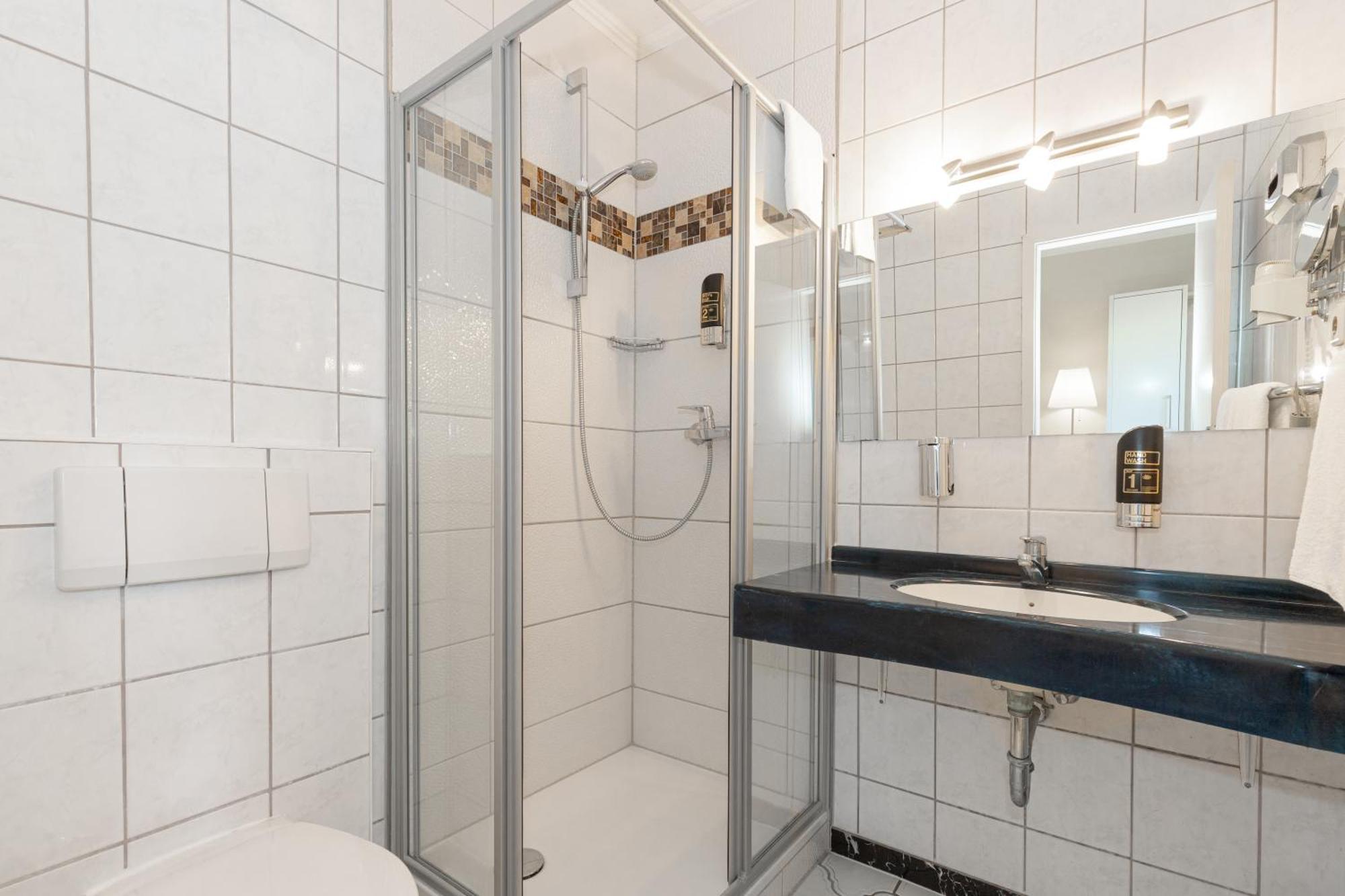 Hotel Klaus Stoertebeker Ралсвиек Екстериор снимка