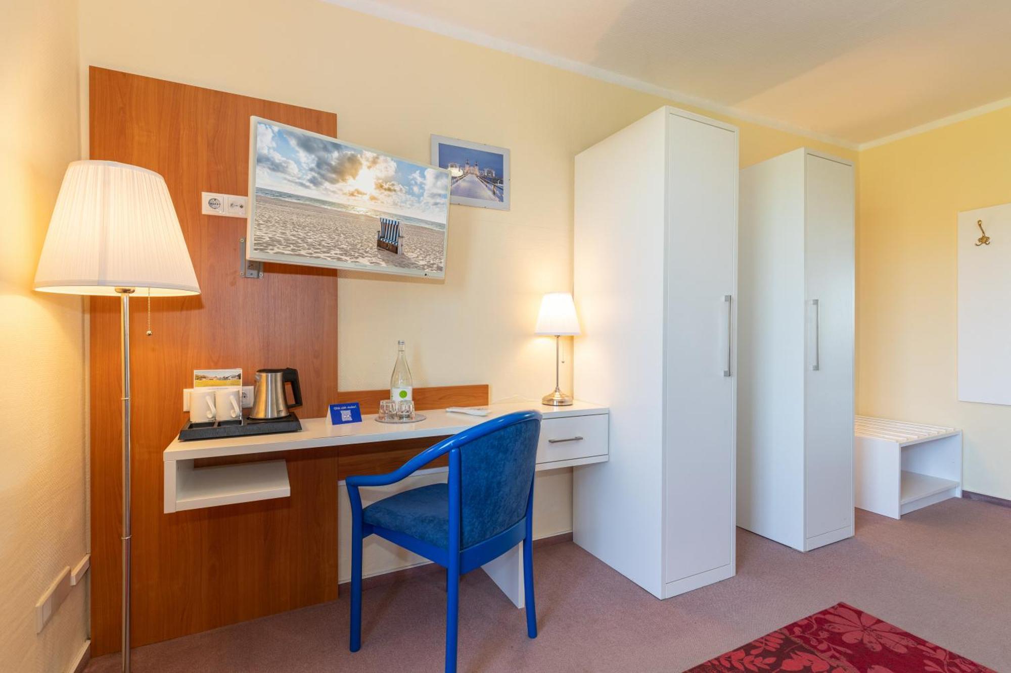 Hotel Klaus Stoertebeker Ралсвиек Екстериор снимка