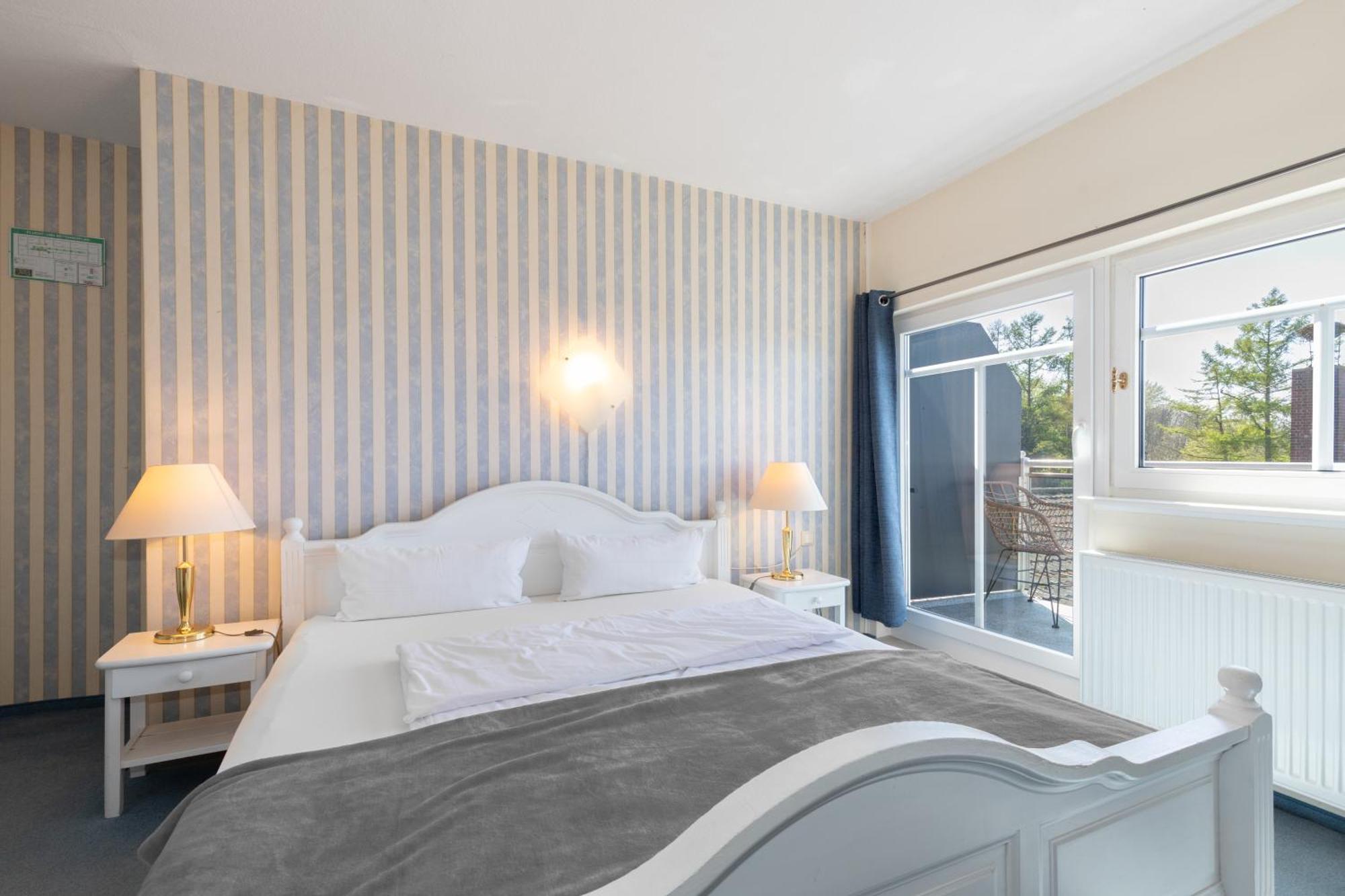 Hotel Klaus Stoertebeker Ралсвиек Екстериор снимка