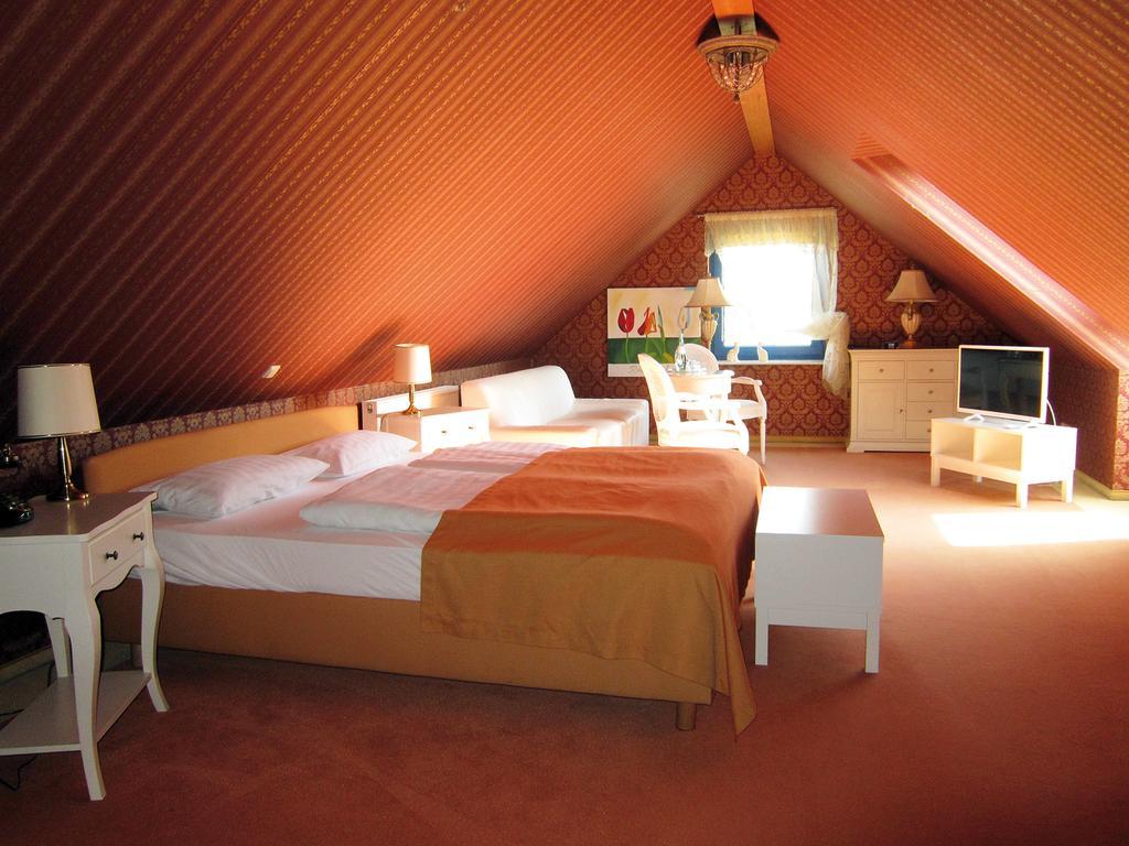 Hotel Klaus Stoertebeker Ралсвиек Екстериор снимка